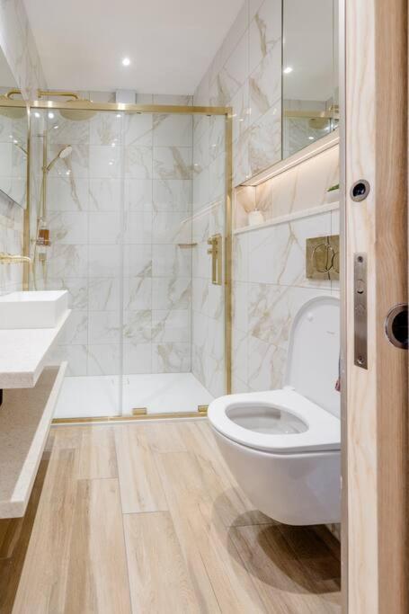 דירות לונדון Luxury Flat On Fulham/Chelsea Border מראה חיצוני תמונה