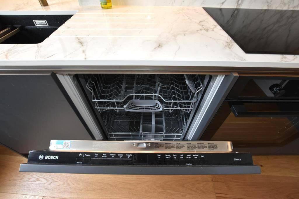 דירות לונדון Luxury Flat On Fulham/Chelsea Border מראה חיצוני תמונה